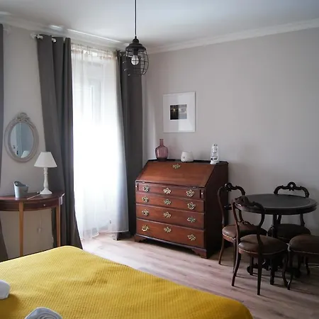 O ゲストハウス